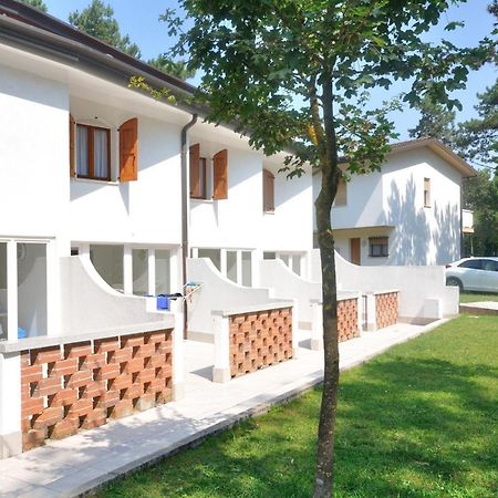 Villaggio Delfino Бибионе Екстериор снимка