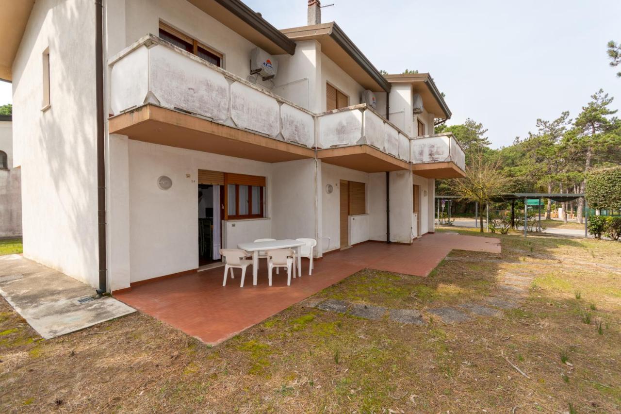 Villaggio Delfino Бибионе Екстериор снимка